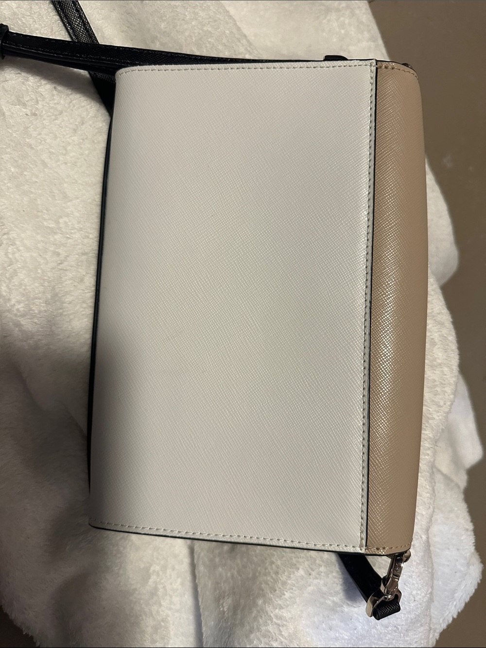 kate spade Beige and White Crossbody with Black Strap and Gold Chain - Picture 3 of 6